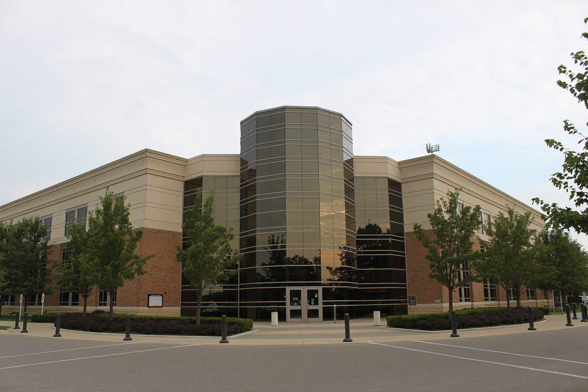 Canton, Michigan, a western Wayne County township on I-275