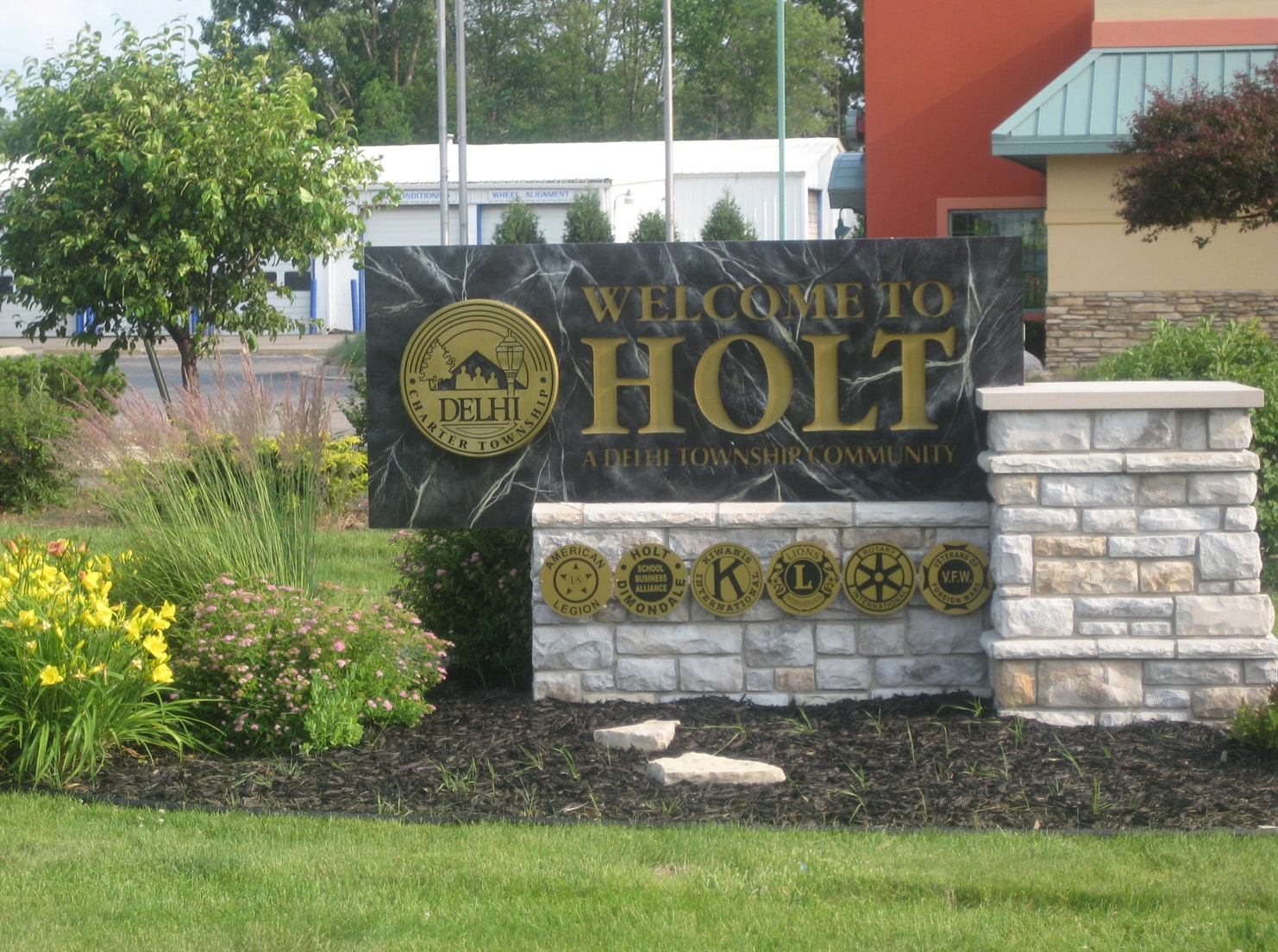 Welcome to Holt entrance sign in Holt, Michigan &mdash; CFH Insurance Consultants group health insurance and employee benefits consulting for Holt, MI employers